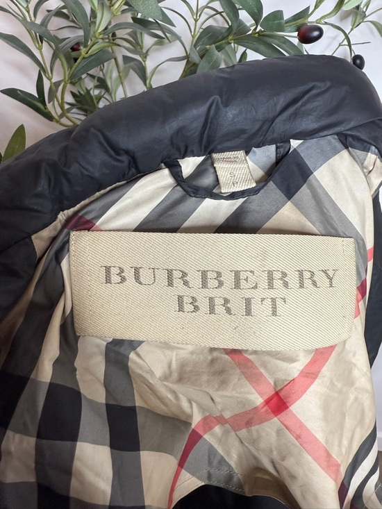 Burberry Brit Women’s Black Lightweight Duck Down Bomber Puffer Jacket - Picture 6 of 6